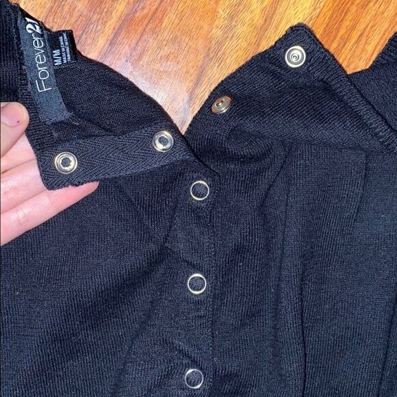 4 for $50 🎃 Forever 21 Black Short Sleeve Sweater Top Womens Size Medium - Picture 6 of 6